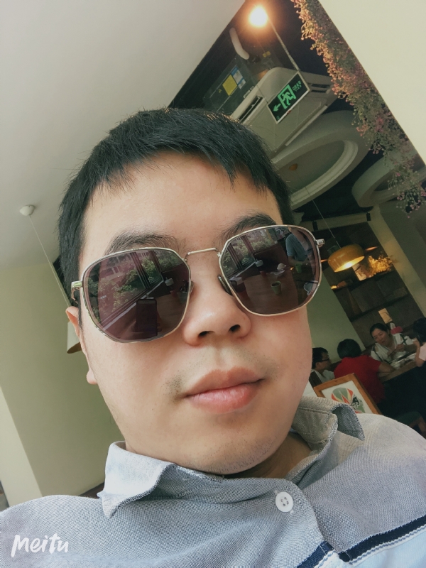 月台等路人的第一张照片--福清闪婚服务中心